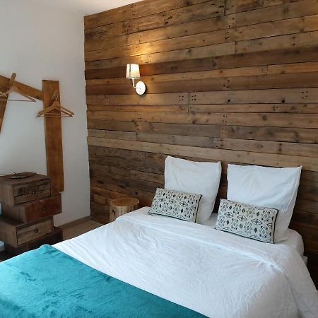 Bed and Breakfast Les Marguerites Champdolent Экстерьер фото