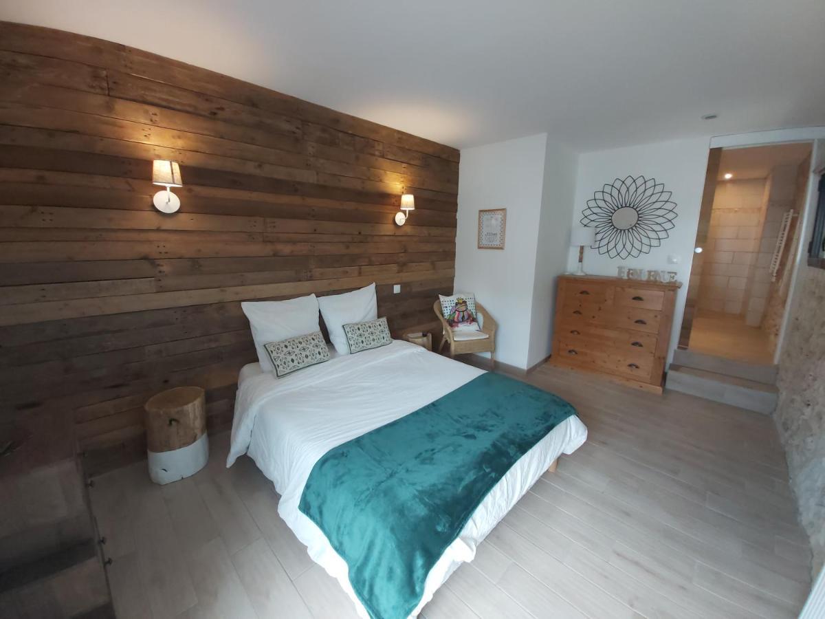Bed and Breakfast Les Marguerites Champdolent Экстерьер фото